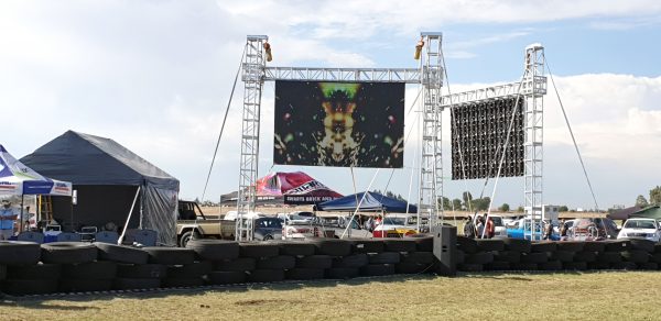 outdoor-stage-visuals-rigging